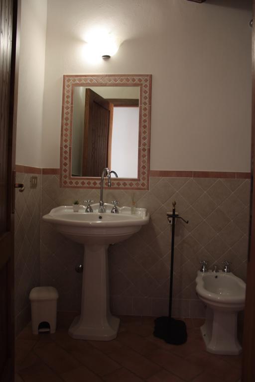 Il Vallone Di Melezzole Villa Bagian luar foto