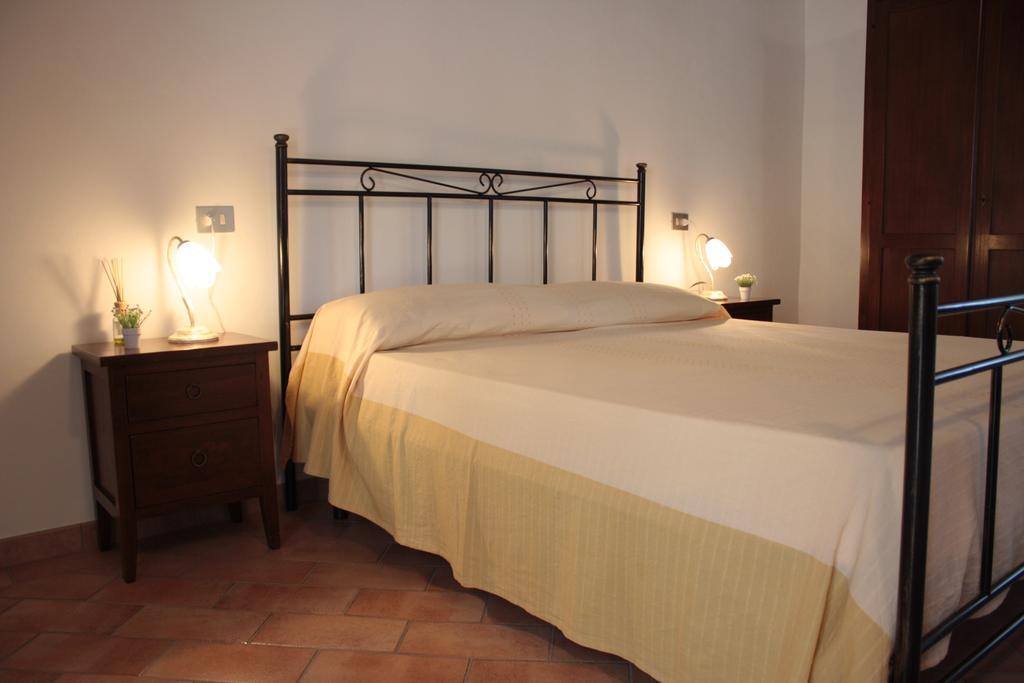 Il Vallone Di Melezzole Villa Bagian luar foto