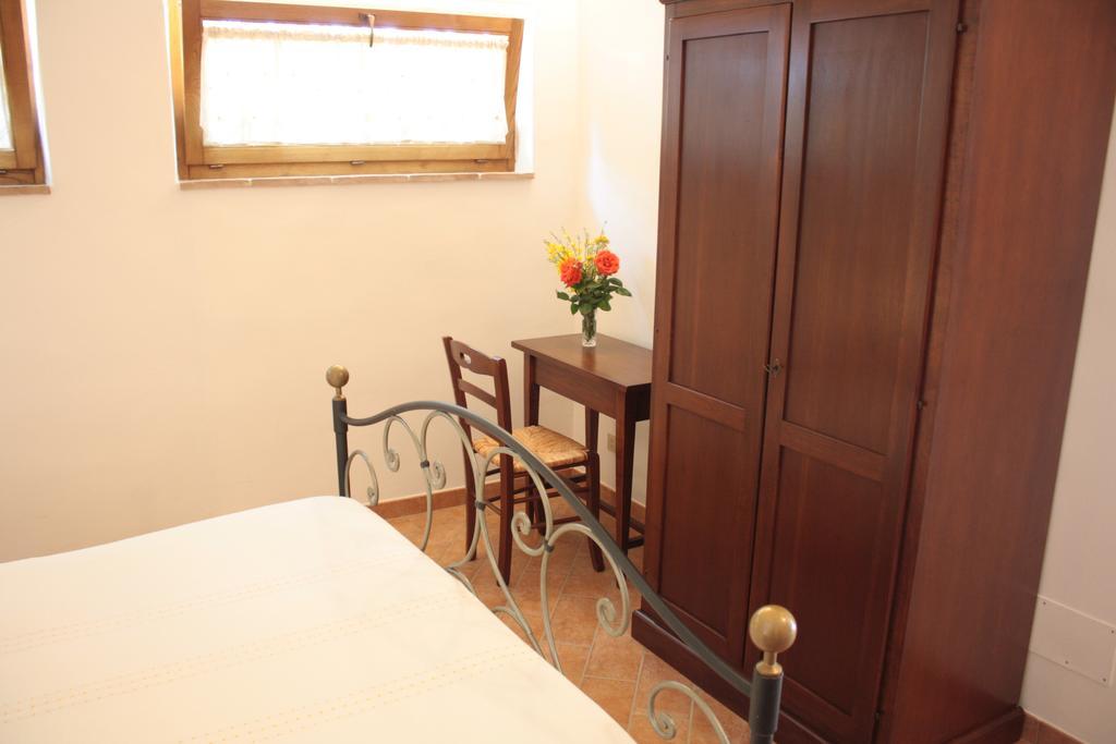 Il Vallone Di Melezzole Villa Bagian luar foto