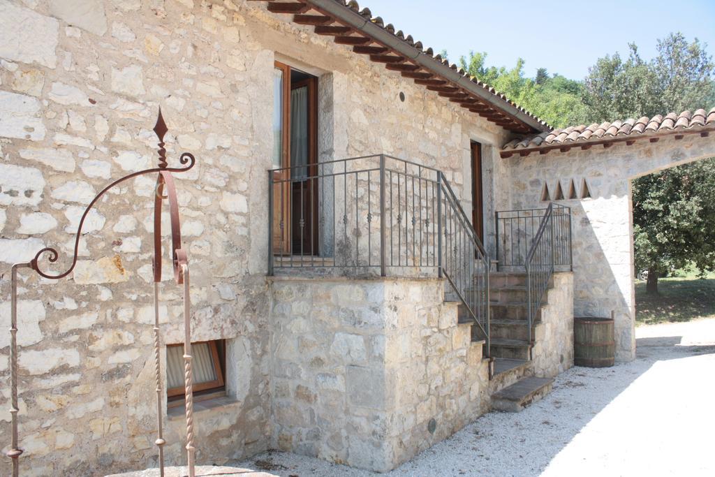 Il Vallone Di Melezzole Villa Bagian luar foto